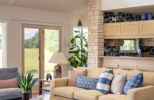 Carmine Casa | Round Top Designer Home