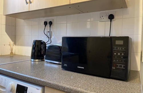 Roundhay Casa | Roundhay lounge modern space WITH SKY SPORTS, CINEMA AND FREE WIFI
