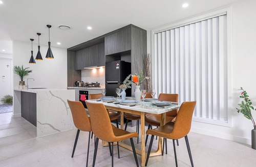 Rouse Hill Casa | Rousehill 5Br with Pool near Shopping Centre&Train