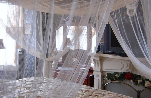 Historic Downtown Savannah Cama Y Desayuno | Roussell's Garden Bed & Breakfast