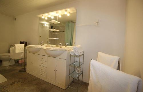 Quartier Administrations Apartamento | Roussy Nîmes Romaine