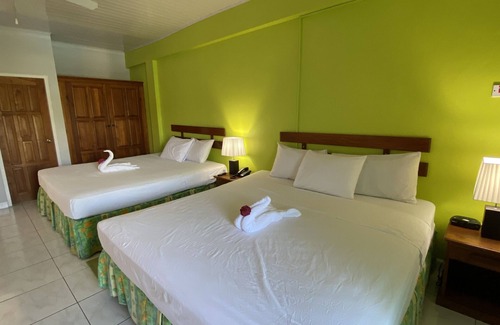 Crown Point Hotel | Rovanel's Resort and Conference Centre