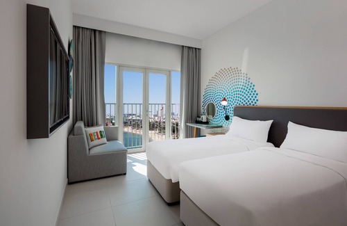 Dubai Hotel | Rove La Mer Beach