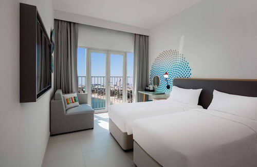 Dubai Hotel | Rove La Mer Beach