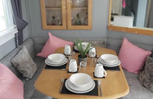 Winestead Casa | Row J26 - 3 Bedroom 6 berth caravan
