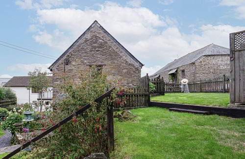 Lanreath Cabaña | Rowan Cottage - sleeps 2 - Nr Looe and Polperro