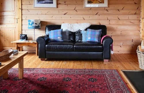 Marybank Cabina | Rowan Lodge at Big Sky. Family friendly cabin in the Scottish Highlands.