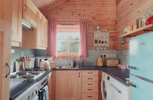 Marybank Cabina | Rowan Lodge at Big Sky. Family friendly cabin in the Scottish Highlands.