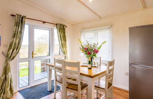 Otterham Apartamento | Rowan Lodge-Lodge-Baño Privado