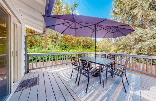 University Place Casa | Rowandale