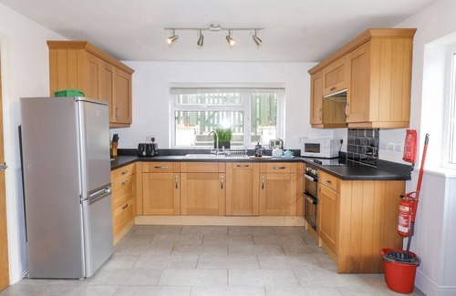 Nefyn Cabaña | ROWARTH, pet friendly, character holiday cottage in Nefyn