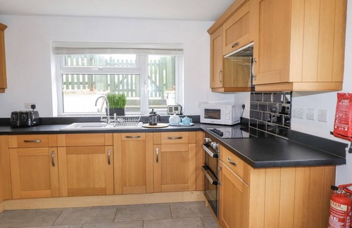Nefyn Cabaña | ROWARTH, pet friendly, character holiday cottage in Nefyn