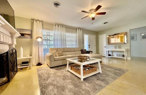 Gulf Gate Estates Casa | Rowena House 2bd Den 2bth Heated Pool Near Siesta Key