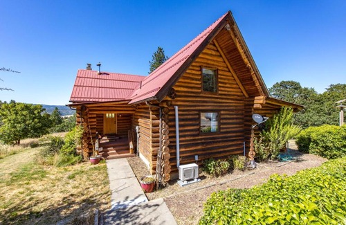 Lyle Casa | Rowland Log Cabin home