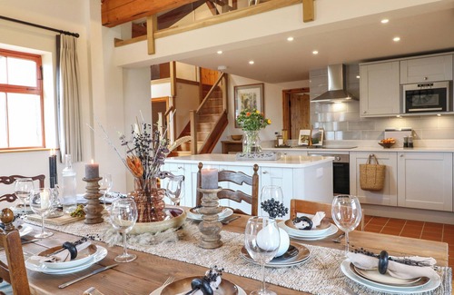 Birchover Cabaña | ROWTOR, family friendly, character holiday cottage in Birchover
