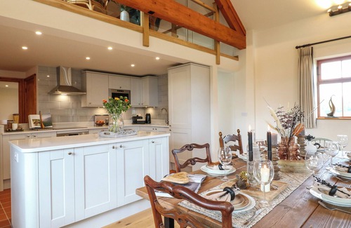 Birchover Cabaña | ROWTOR, family friendly, character holiday cottage in Birchover