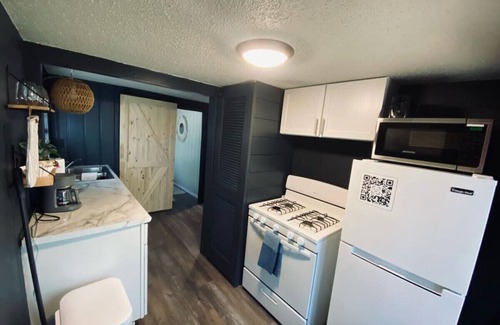 Tomahawk Cabaña | Rowyn's Resort - Cozy Lake Nokomis Cabin