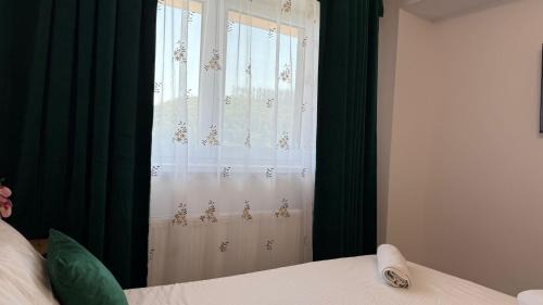 Moieciu Apartamento | Rox Mountain View Apartament 15 min Poiana Brasov and Bran castel , 5 min Dino Parc Râsnov and Magic parc