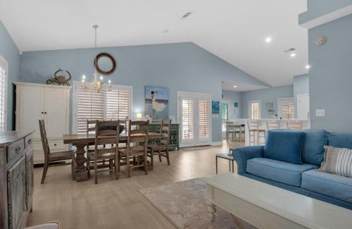 Crystal Shores Casa | Royal Bahamian by Newman-Dailey