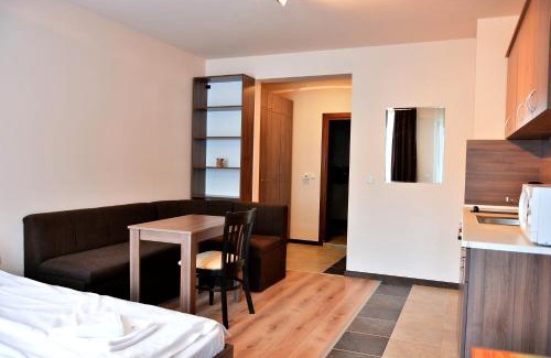 Shiligarnika Apartamento | Royal Bansko - Family Apart Hotel With All Inclusive Light and Hot Pool & Jacuzzis