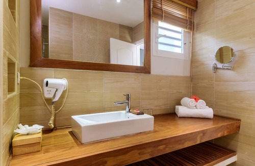 Madirokely Hotel | Royal Beach Hôtel