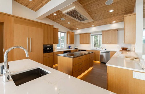 Poulsbo Casa | Royal Beacon: Tranquil Waterfront Retreat