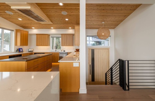 Poulsbo Casa | Royal Beacon: Tranquil Waterfront Retreat