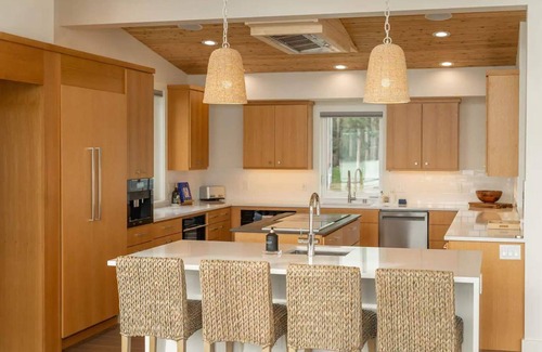 Poulsbo Casa | Royal Beacon: Tranquil Waterfront Retreat