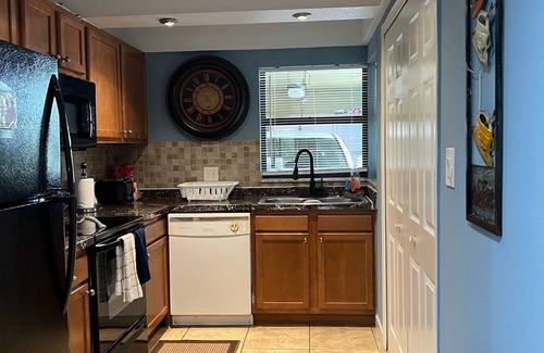 Southwest Orlando Condominio | Royal Blue 2 Bedroom Condo in Orlando Central.