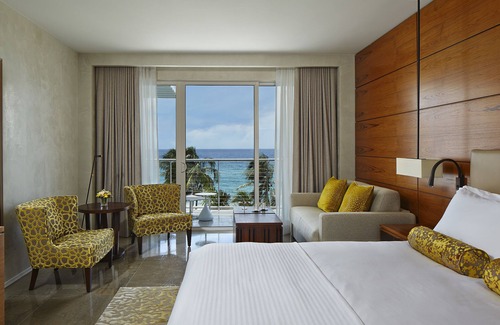 Deerfield Beach Hotel | Royal Blues Hotel