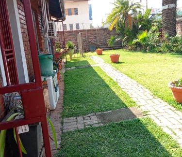 Zeerust Cama Y Desayuno | Royal BNB and SPA