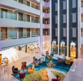 Palm Jumeirah Complejo | Royal Central Hotel and Resort The Palm