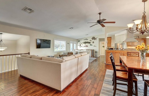 City-by-the Sea Casa | Royal Estes! Large Home! Canal front! Private pool! Firepit!