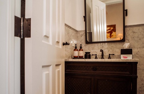 Faubourg Marigny Hotel | Royal Frenchmen Hotel and Bar