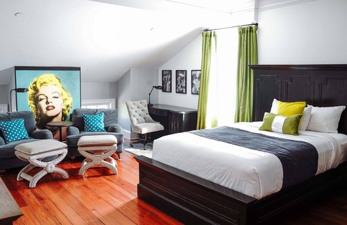 Faubourg Marigny Hotel | Royal Frenchmen Hotel and Bar