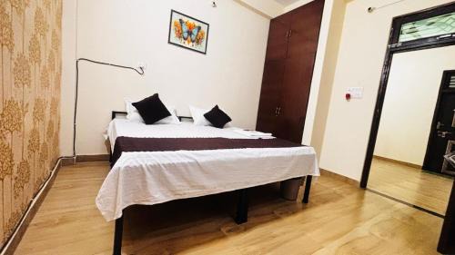 Varanasi Hotel | Royal Galaxy Inn