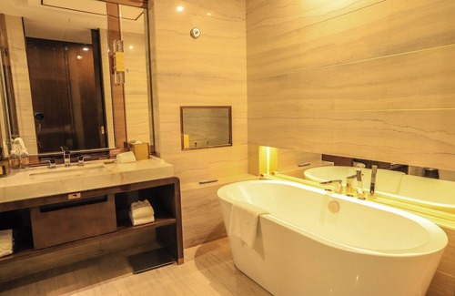 Pudong Casa | Royal Garden Hotel ShangHai