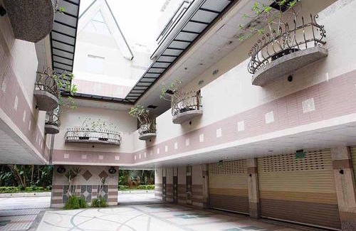 Lingya District Hotel | Royal Group Motel Chien Kuo Branch