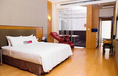 Lingya District Hotel | Royal Group Motel Chien Kuo Branch