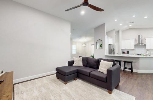 Brooksville Casa | Royal Highlands Retreat