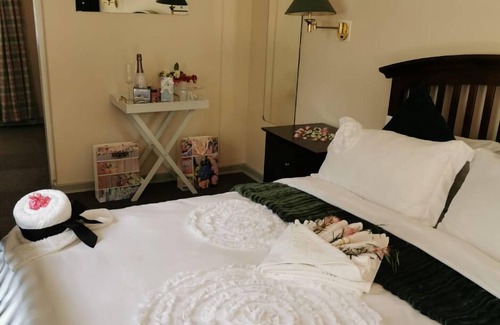 Carletonville Casa | Royal Highness Lux