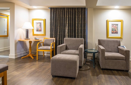 Calgary Hotel | Royal Hotel Calgary, Trademark Collection by Wyndham