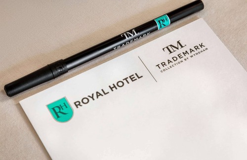 Calgary Hotel | Royal Hotel Calgary, Trademark Collection by Wyndham