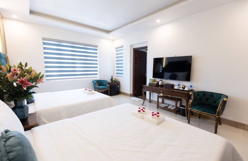 Hanoi Hotel | Royal Hotel - Sai Dong - Long Biên