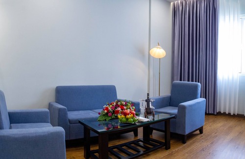 Nguyen Hue Walking Street Hotel | Royal Hotel Saigon