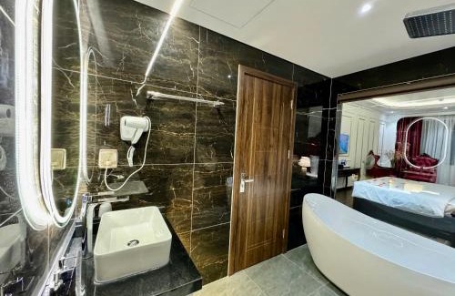 Thanh Tri Hotel | Royal Hotel Thanh Trì