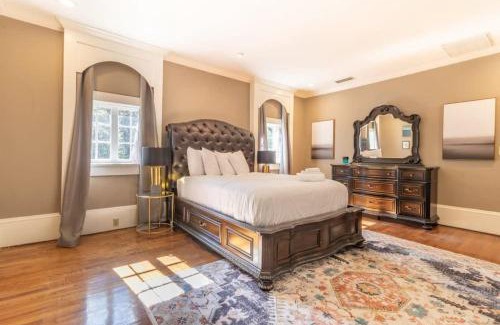 Columbus Casa | Royal in Columbus- Midtown Columbus Castle