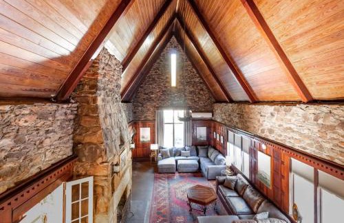 Columbus Casa | Royal in Columbus- Midtown Columbus Castle