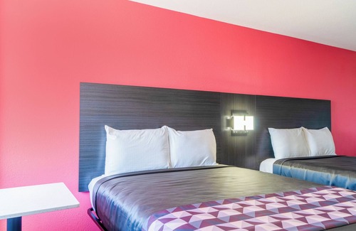 Stephenville Hotel | OYO Royal Inn