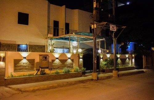 PECHS Hotel | Royal Inn Hotel